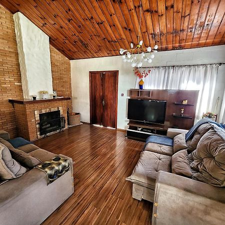 Casa Azul Campos Do Jordaoヴィラ エクステリア 写真